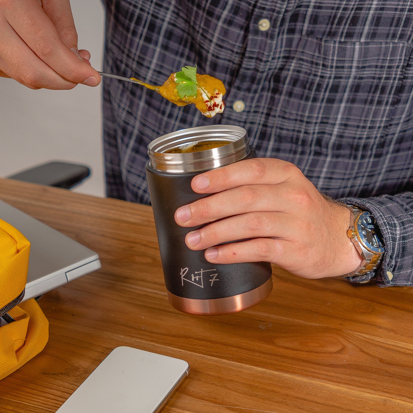 VIP Black Split Food Pot