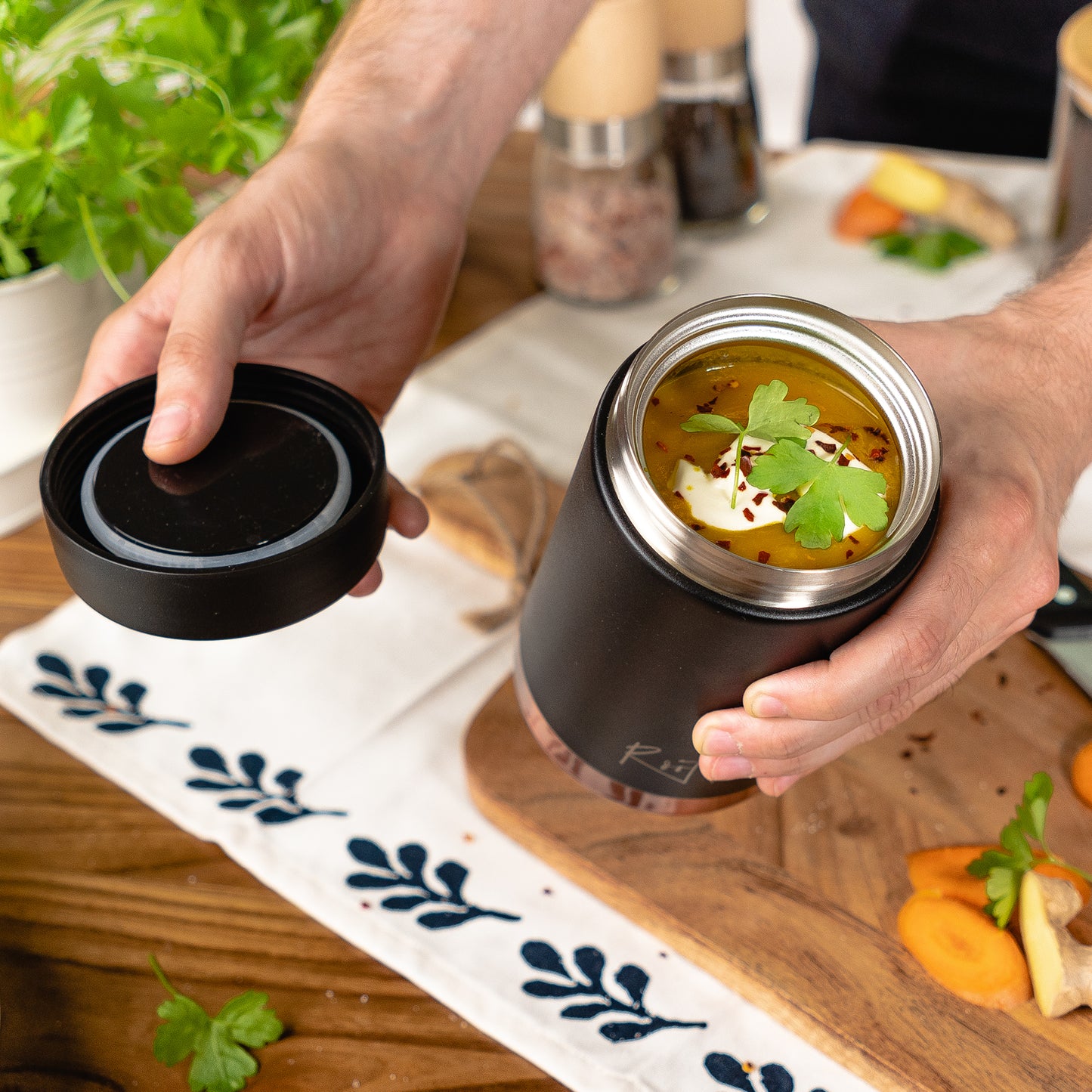 VIP Black Split Food Pot