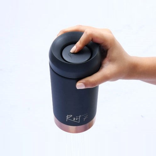 One click travel cup opening mechanism